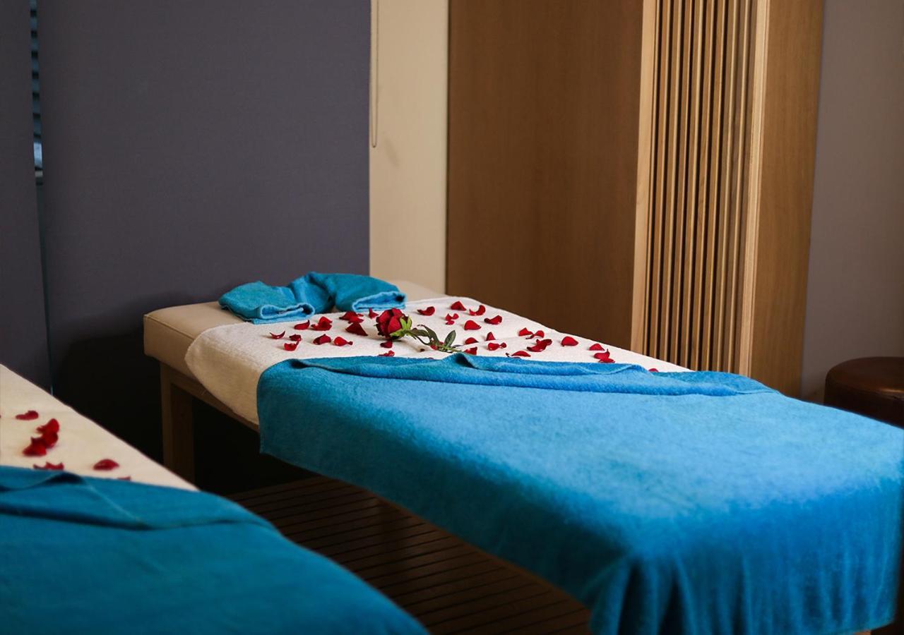 Saifi Suites Hotel Beirut Bagian luar foto