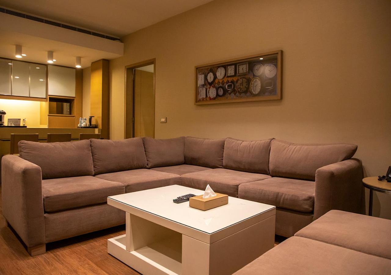 Saifi Suites Hotel Beirut Bagian luar foto