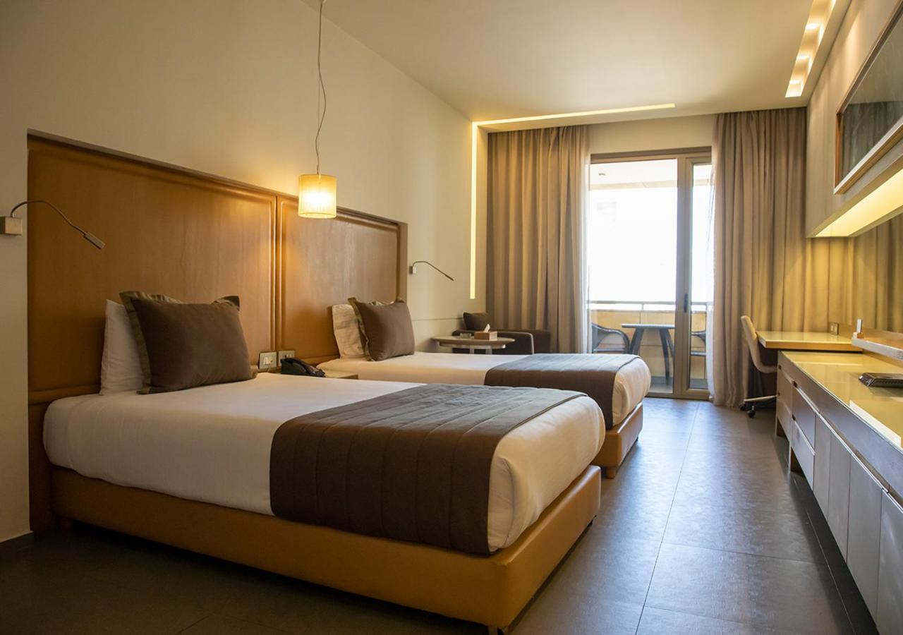 Saifi Suites Hotel Beirut Bagian luar foto