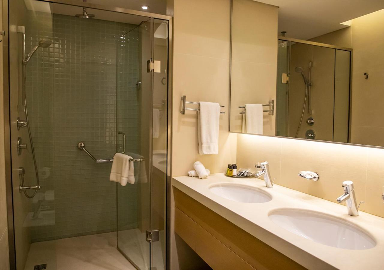 Saifi Suites Hotel Beirut Bagian luar foto