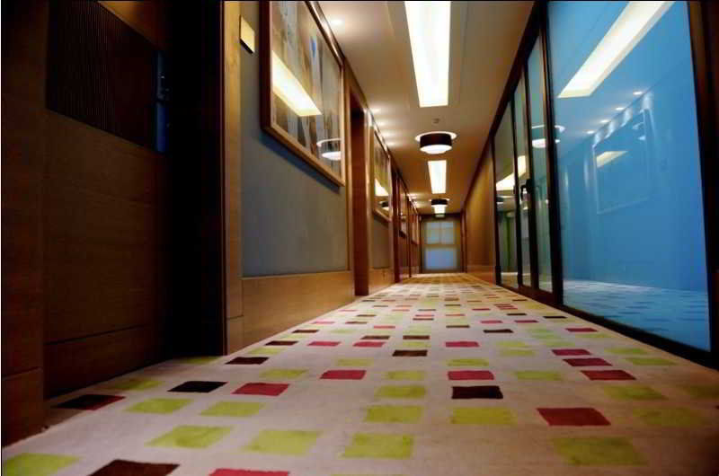 Saifi Suites Hotel Beirut Bagian luar foto