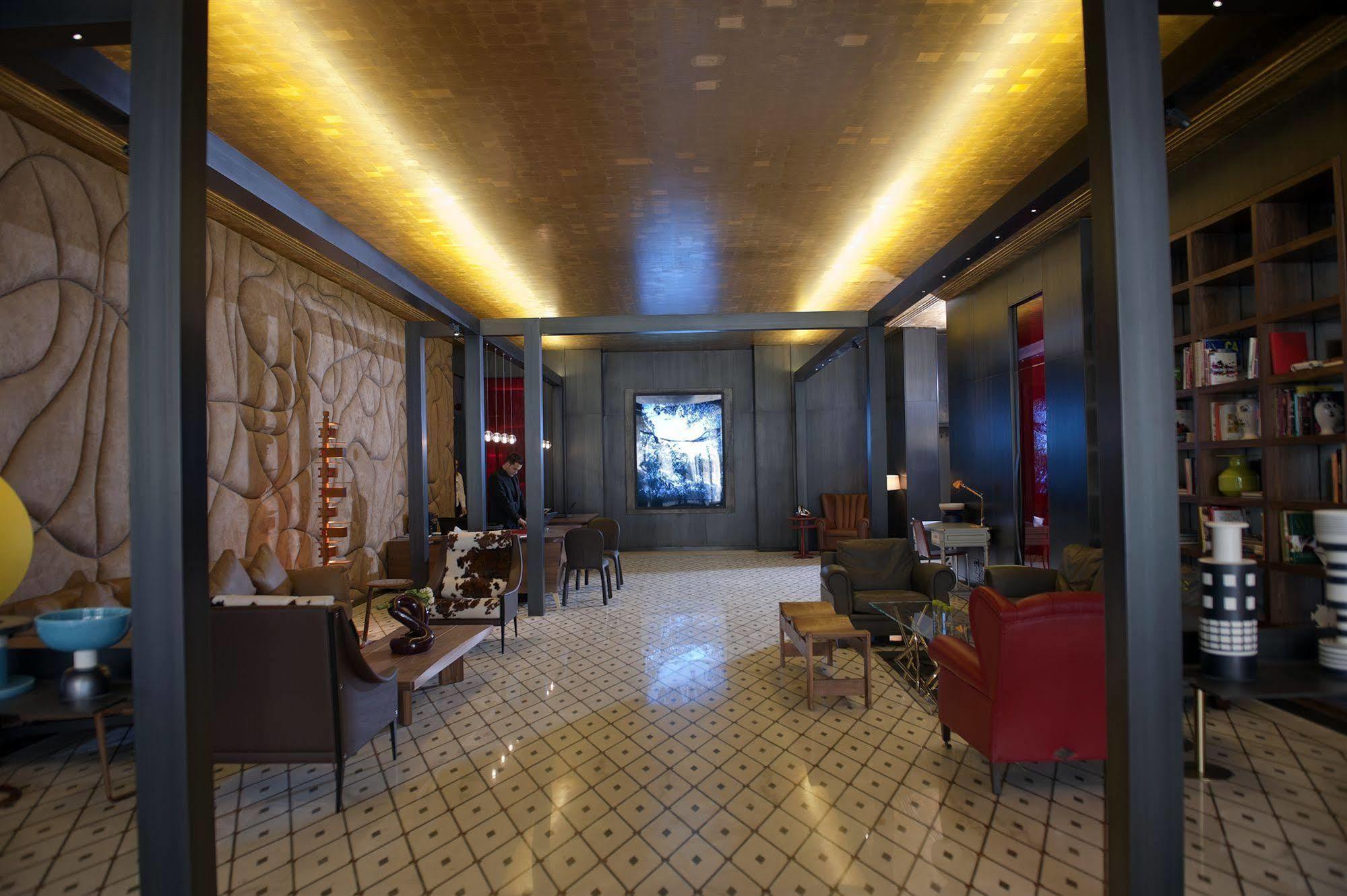 Saifi Suites Hotel Beirut Bagian luar foto