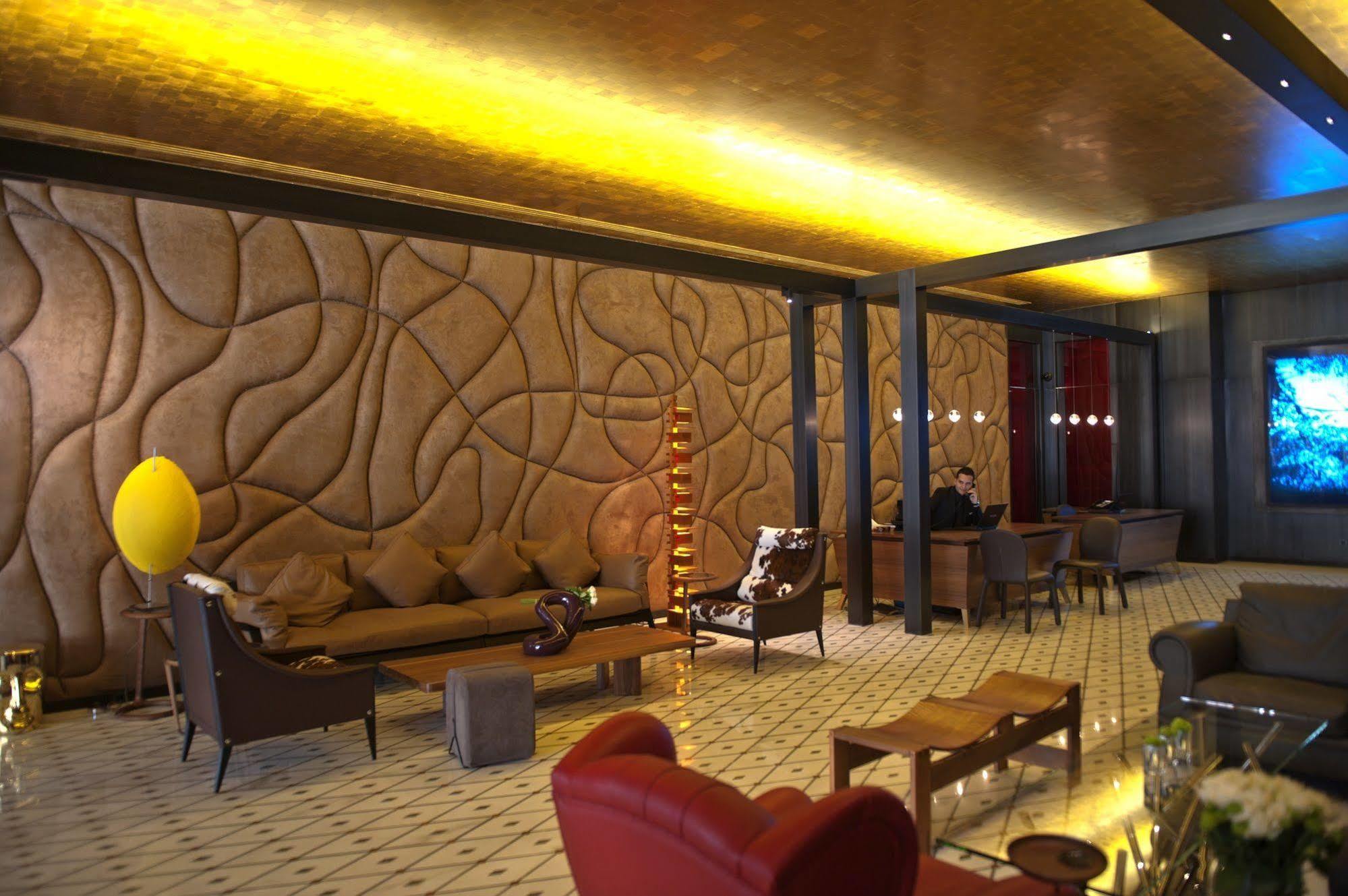 Saifi Suites Hotel Beirut Bagian luar foto