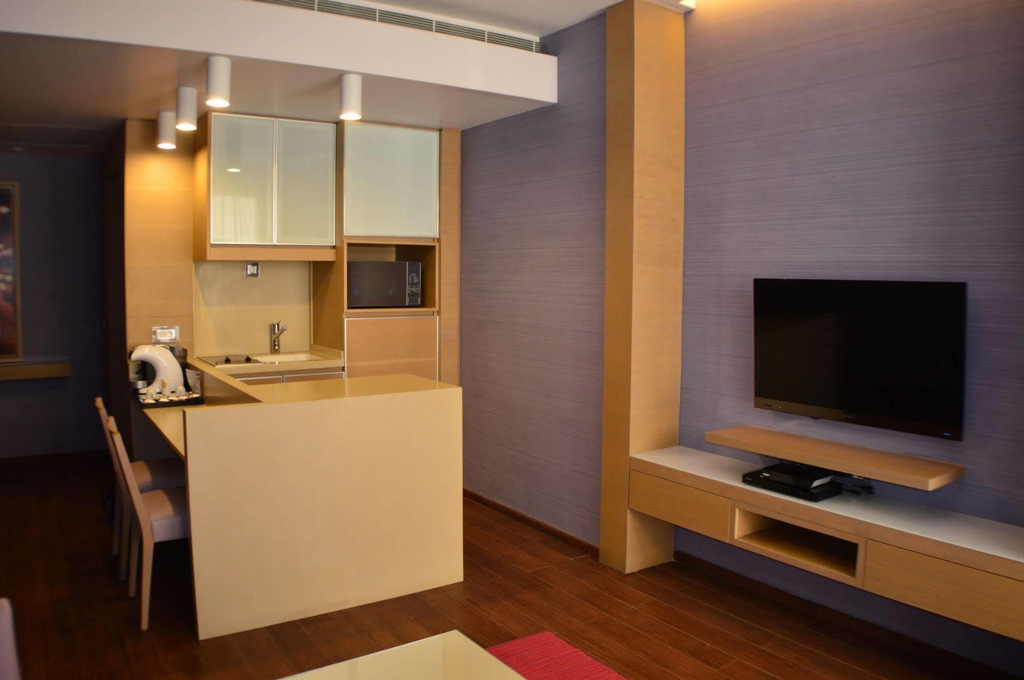 Saifi Suites Hotel Beirut Bagian luar foto